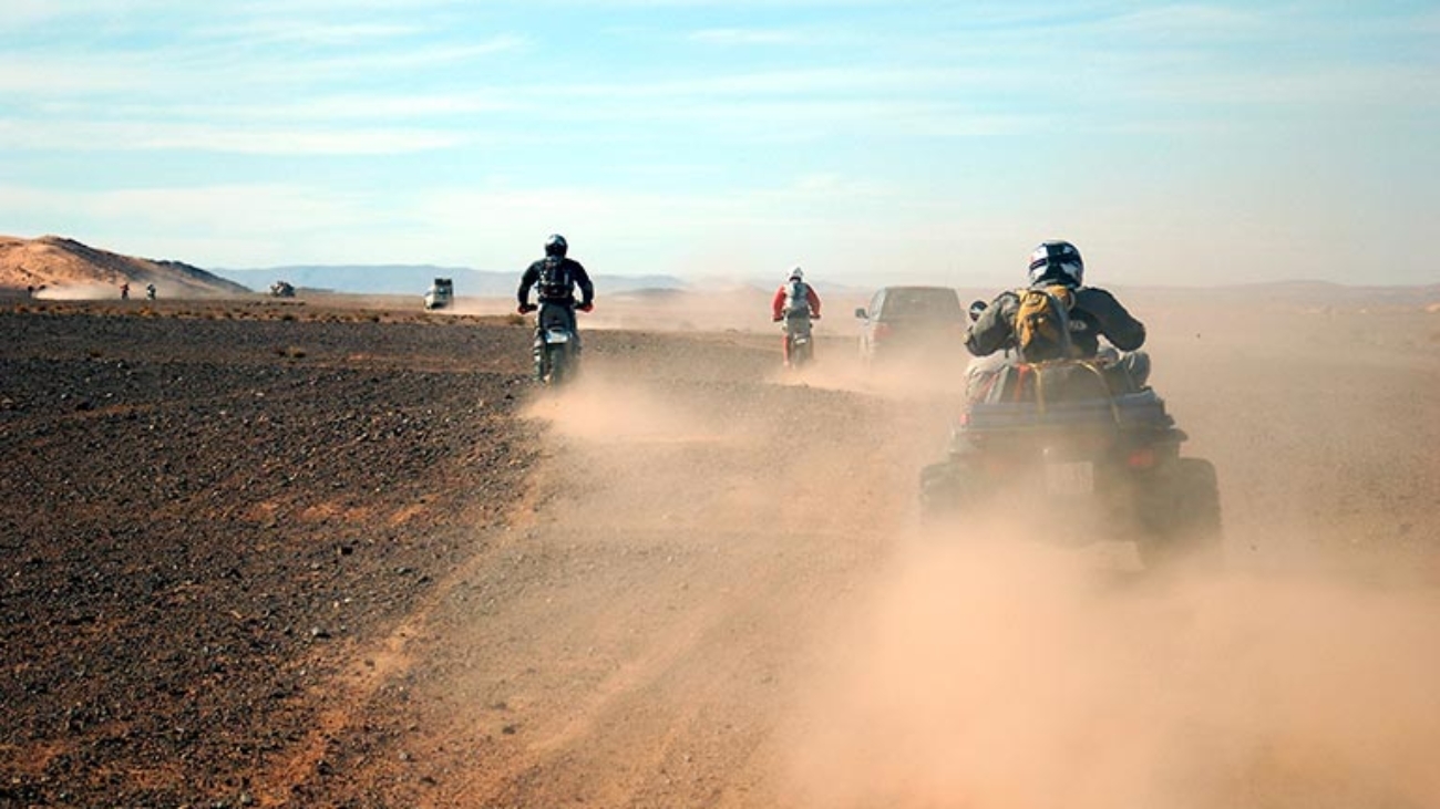 landscape-nature-sand-trail-sport-car-1124135-pxhere