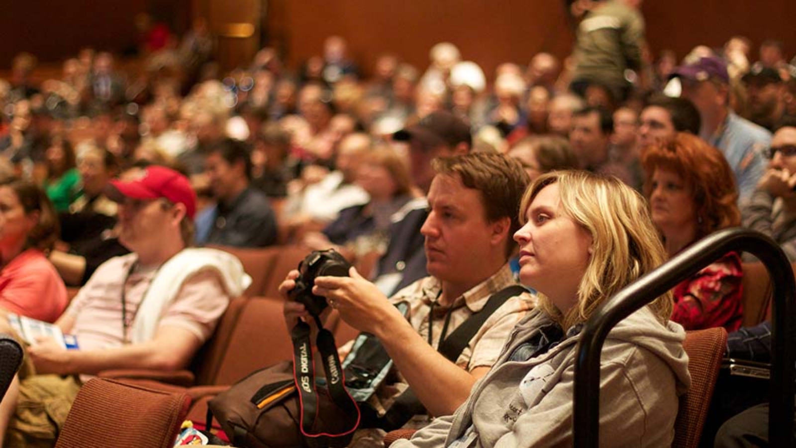 people-crowd-audience-orchestra-wcphx-convention-225190-pxhere